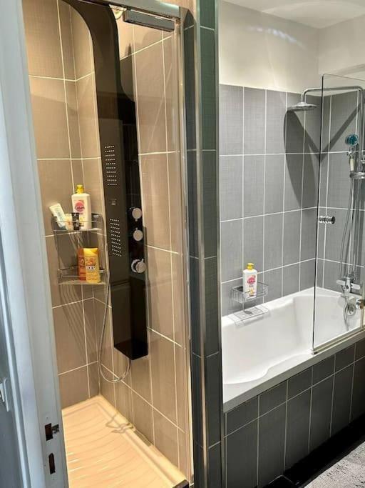 Private Bedrooms Near Eiffel Tower Παρίσι Εξωτερικό φωτογραφία